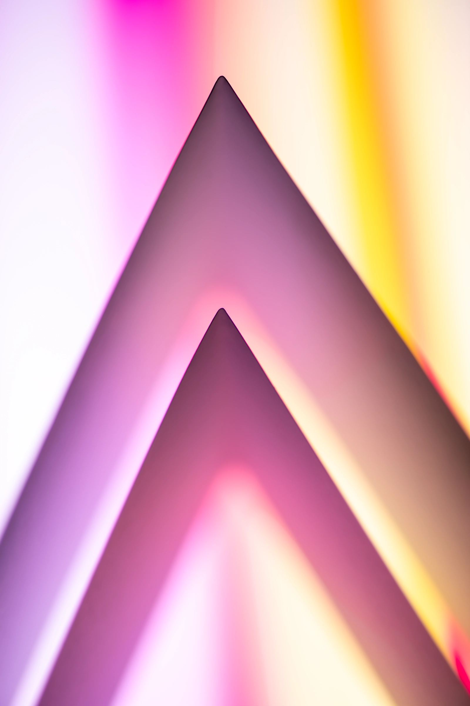 Paper Works: Abstrakte Fotografie aus der Serie ‚Paper Works‘ von Steffen Freiling – minimalistische Komposition aus Papier, Licht und Schatten.